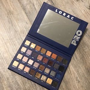 Lorac pro eyeshadow palette
